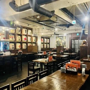 「札幌狸小路の粋な居酒屋おいよで楽しむ北海道の味と和モダン空間」